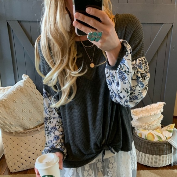 Waffle Weave Tie Front Print Chiffon Sleeve Top - Picture 2 of 6